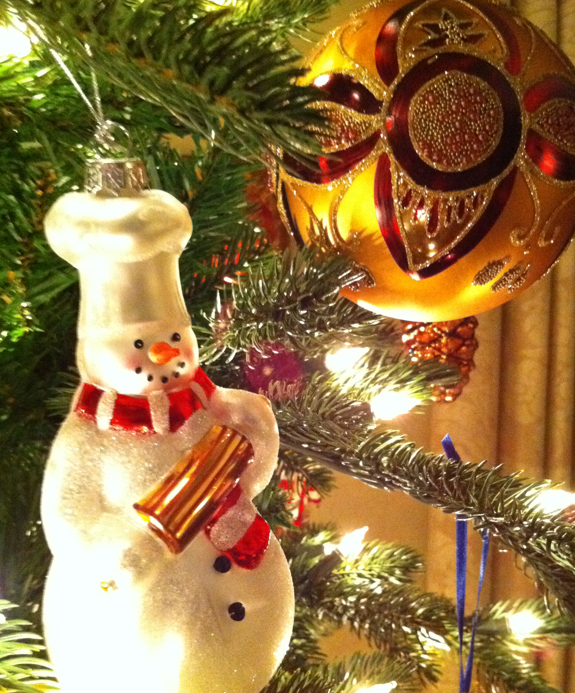 2010.12.25-Christmas-Ornaments-Baker